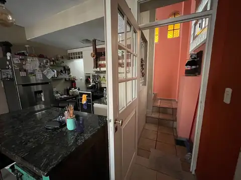 Tipo Casa de 4 Ambientes al Frente con Entrada Independiente Quincho y Parrilla
