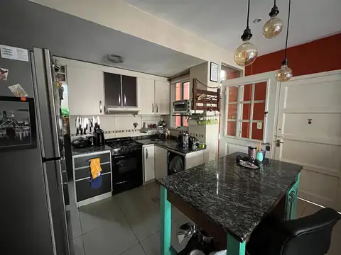Depto Tipo Casa 4 ambientes con 2 baños