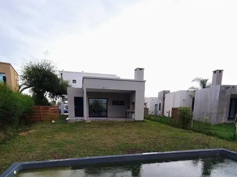 Hermosa casa a estrenar de 4 ambientes en 2 plantas