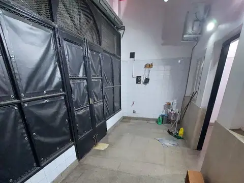 2 GALPONES COMERCIALES Y / O INDUSTRIALES CON BAÑO EN PROPIEDAD HORIZONTAL - ZONIF. ID