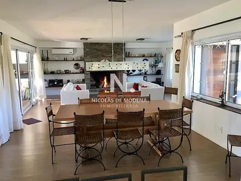 Casa en Venta en Playa Mansa, USD 850.000