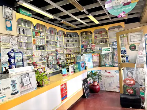 Avenida Acoyte 100, Piso 0