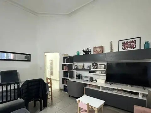 Luis Saenz Peña Al 1400 , Piso pb