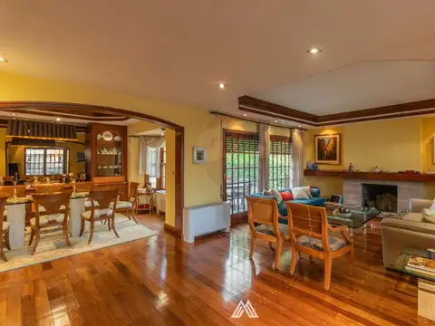 Casa en Venta con 1 cochera