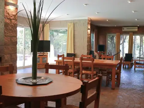 CASA 10 AMBIENTES VENTA LA MARTONA CAÑUELAS
