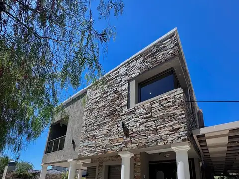 Casa en Alquiler en Mendoza, USD 1.700