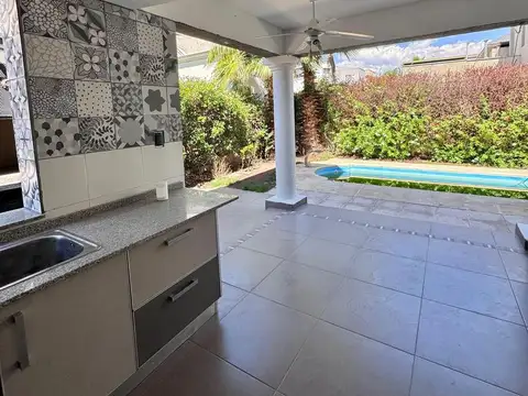 OPENHOUSE alquila magnífica casa en el exclusivo Barrio Dalvian