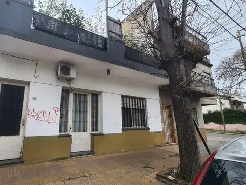 Casa 3 Ambientes con Terraza y Parrilla en San Andrés – Excelente Oportunidad