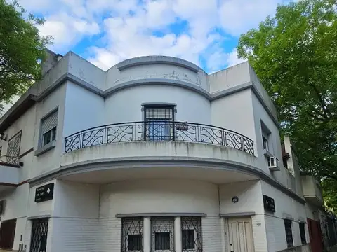 VENTA CASA 4 AMB C/TERRAZA MONTE CASTRO