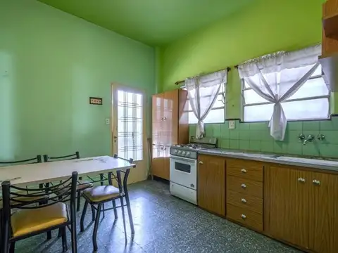 Casa · En Venta · 3 Ambientes · Cochera · Patio · Parrilla · Galería · Lavadero · Aldo Bonzi