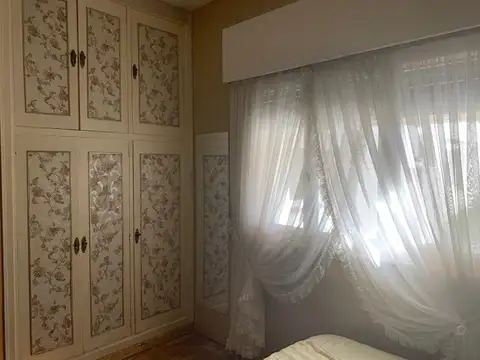 Venta en block, dos casas PH al fondo - Martínez