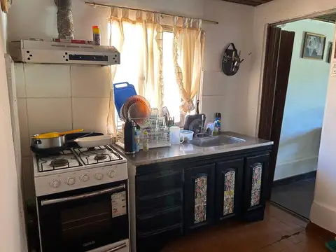 Casa 4 ambientes con 1 baño