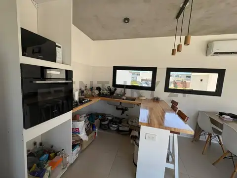 43 bis y 223 100, Piso 0