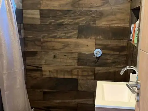 43 bis y 223 100, Piso 0