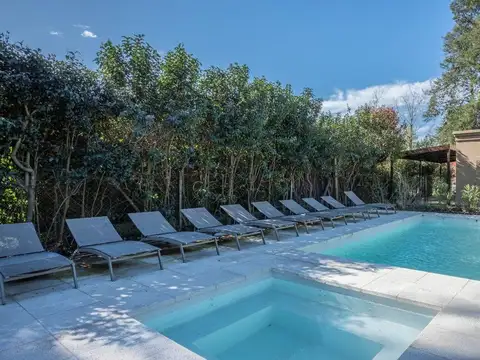 Alquiler de casa amoblada 3 amb en Bo.Zorzal Pilar