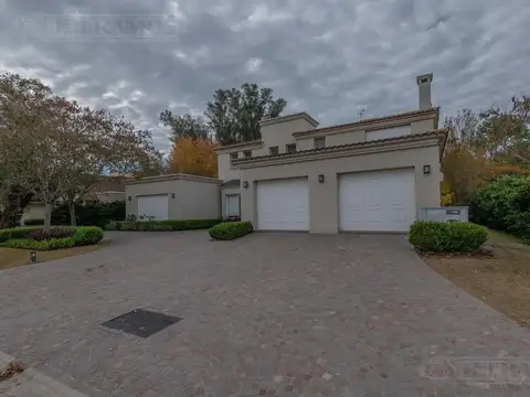 Casa en Venta de 5 dormitorios