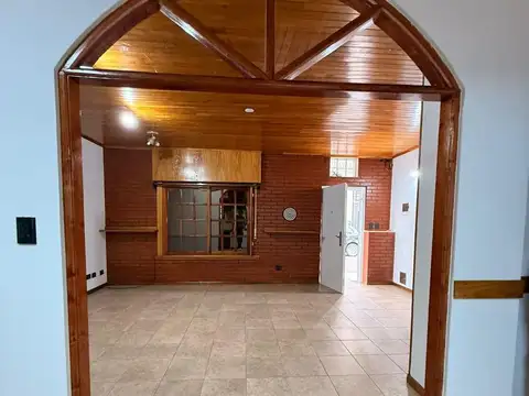 Depto Tipo Casa en Alquiler de 3 ambientes