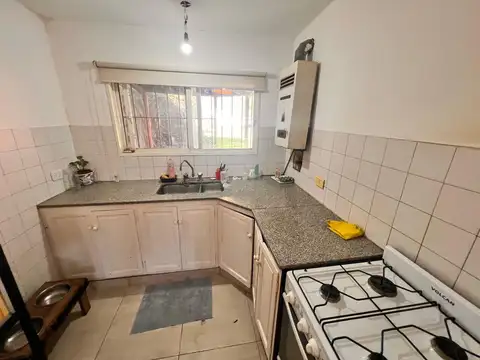 Casa 8 ambientes con 3 baños