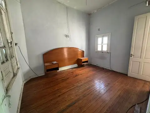 PH 3 AMB EN PRIMER PISO / TERRAZA / A REFACCIONAR