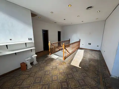 PH 3 AMB EN PRIMER PISO / TERRAZA / A REFACCIONAR