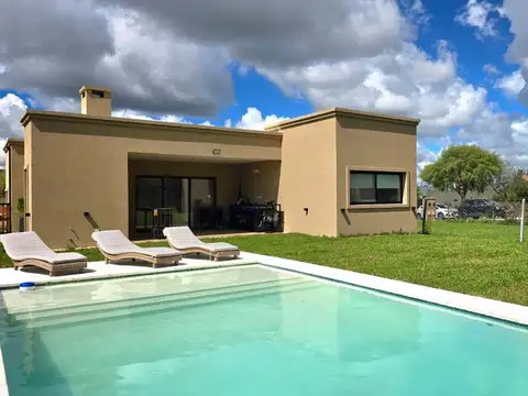 Casa en Venta en Pilar del Este - San Ramiro, USD 194.500