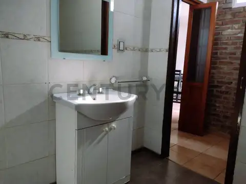 28 y 526. Casa en venta, desarrollada en planta baja