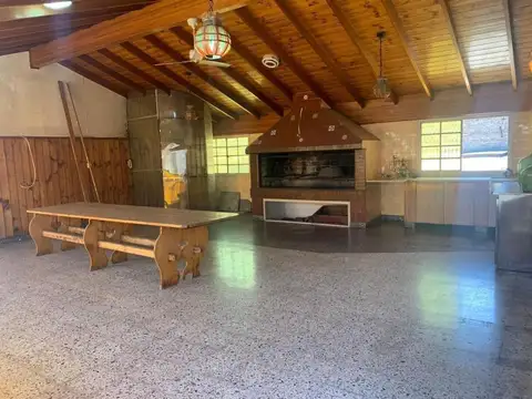 Alquiler de Galpón/ Depósito Vivienda/Oficinas en Mataderos