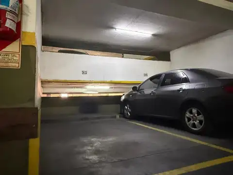 Cochera en Venta - Fija y Cubierta - Recoleta