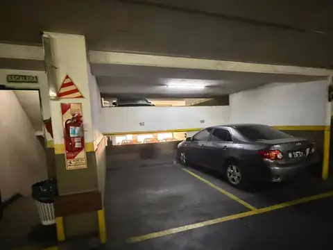 Cochera en Venta - Fija y Cubierta - Recoleta