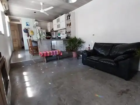 Depto Tipo Casa 6 ambientes con 3 baños