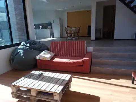 Casa en venta - 2 Dormitorios 4 Baños - 450Mts2 - Chivilcoy