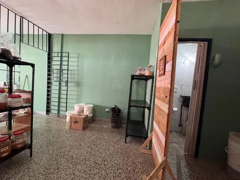 Local en Alquiler en Ezpeleta Oeste, $ 260.000