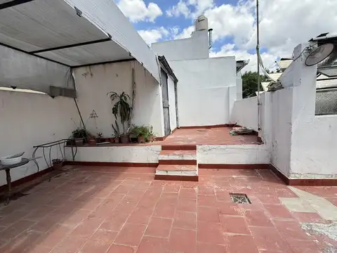 Venta PH 2 ambientes patio terraza a refaccionar Flipping sin expensas Villa Luro Mataderos