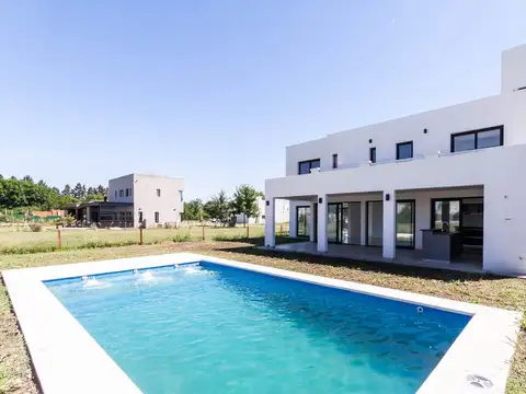 Casa en Venta en Countries y Barrios Cerrados en Moreno, USD 265.000