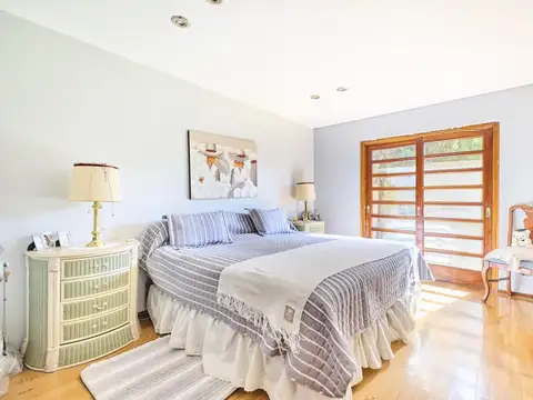 Casa 5 ambientes con 3 baños