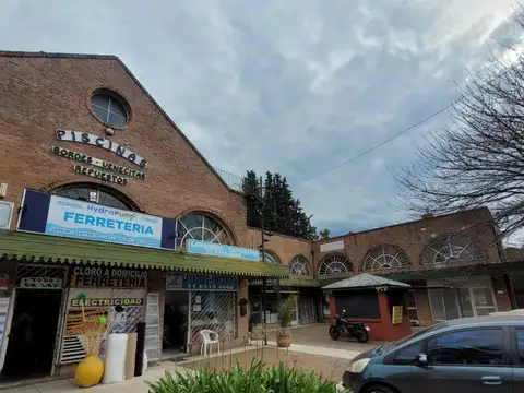 Alquilo Local en excelente ubicación y buen estado