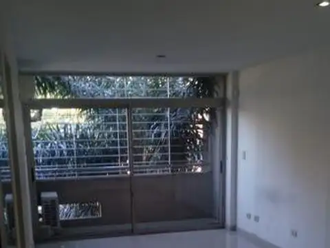 Departamento en Alquiler en Moron, $ 350.000