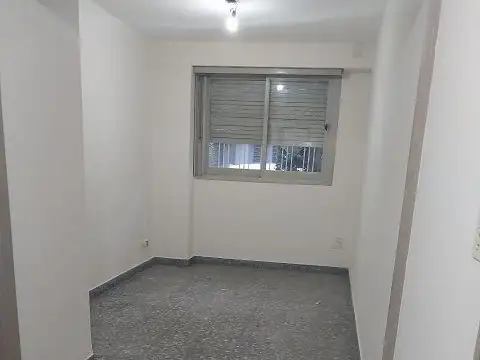 ALQUILER 3 AMBIENTES EN ALMAGRO CON PATIO EN PLANTA BAJA