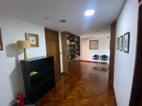 Oficina en Venta 60 años