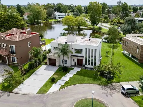 Casa en Venta en Terralagos, USD 840.000