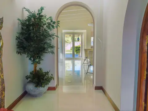 Casa 6 ambientes con 3 baños