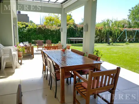 Casa 6 ambientes con 3 baños