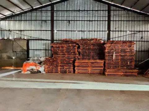 Lotes a la venta con galpón en Gonnet