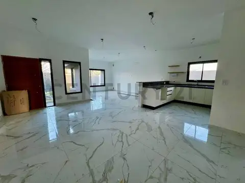 Casa en Venta en Roldan, USD 250.000