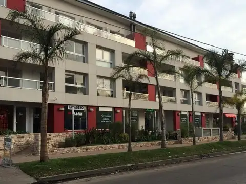 OPORTUNIDAD! 9 LOCALES COMERCIALES EN VENTA!