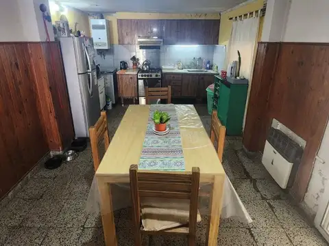 RIVADAVIA 7755 - VENTA CASA 1 DORMITORIO