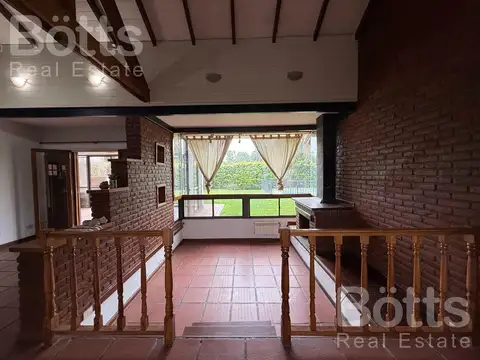 Casa en Venta con 2 cocheras
