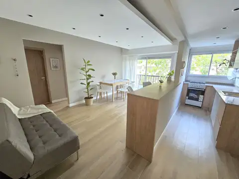 2 Amb. con balcón a estrenar