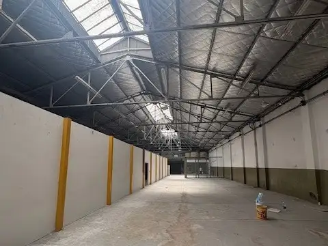 Galpon en Alquiler en Parque Chacabuco, $ 9.800.000