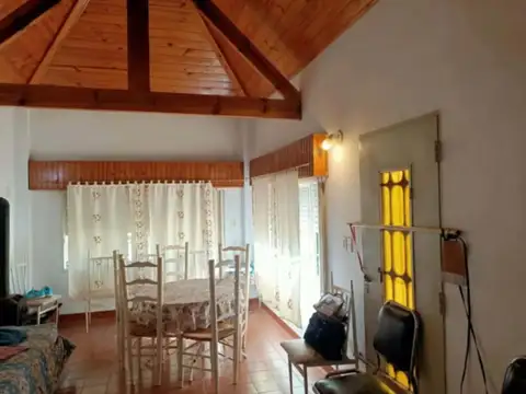 CASA QUINTA 3 AMBIENTES CON JARDIN Y PILETA